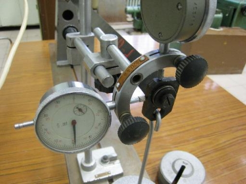 Испытательный стенд для исследования косого изгиба стержня. image322.jpg